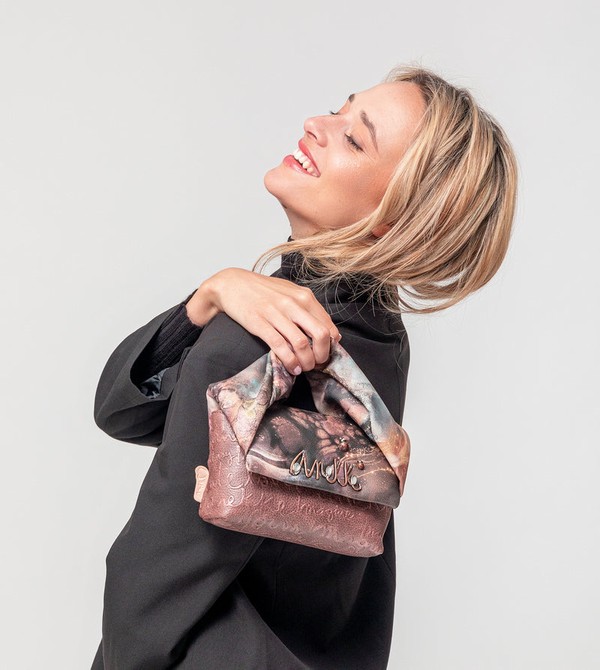 Anekke Land With Flap Closure Crossbody Táska | TENP86410