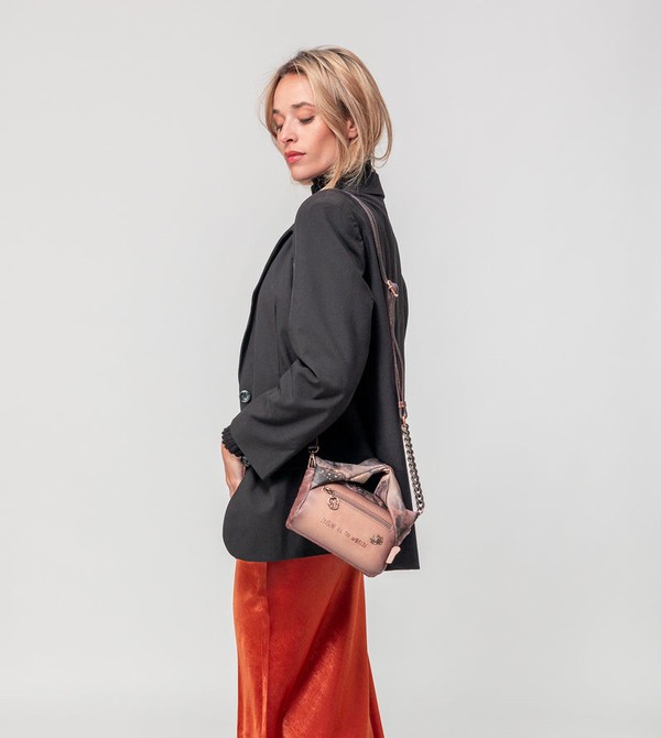 Anekke Land With Flap Closure Kézitáska | DLYW46308